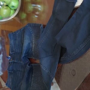 Divided Black Jeans. Size 32×32. Skinny Jeans